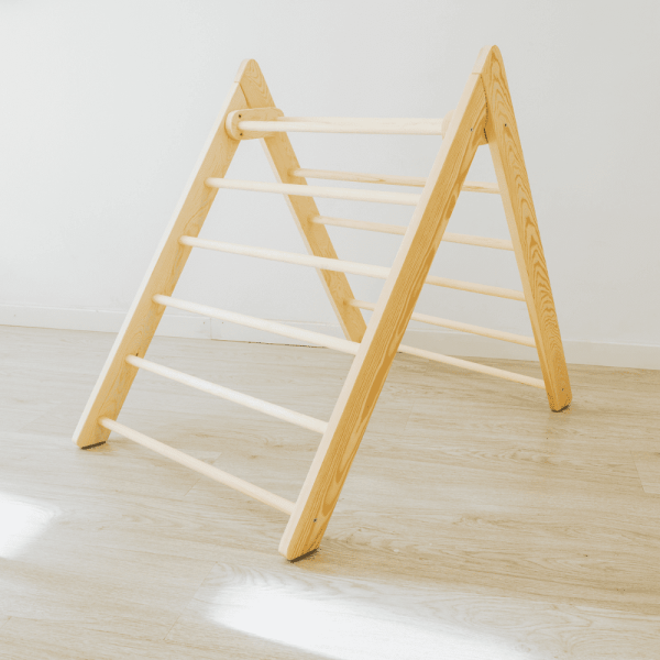 muebles-montessori-triangulo-pikler-grande-escaleras-ekohunters